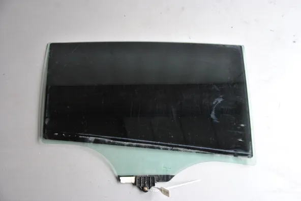 Стекло двери Kia Sportage QL Зад Прав (Б/У)