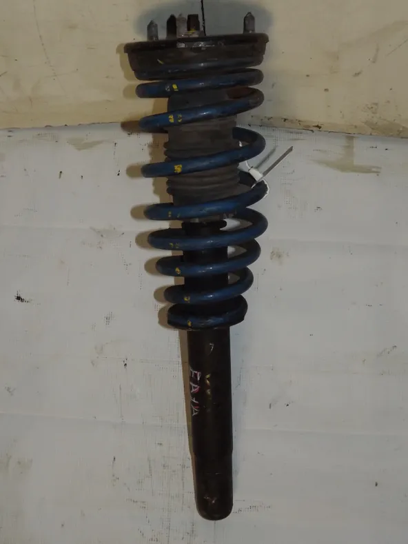 Стойка подвески MITSUBISHI GALANT EA1A Перед (Контрактный)