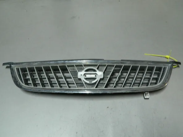 Решетка радиатора NISSAN SUNNY FB15 (Контрактный) 79773510