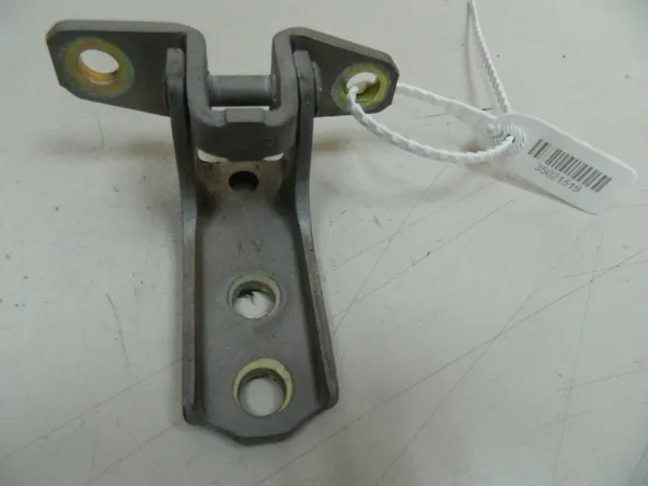 Петля двери MITSUBISHI DINGO CQ2A Перед Прав Верх (Контрактный) 35021519