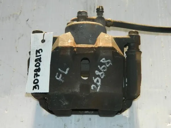 Суппорт TOYOTA FUNCARGO NCP20 Перед Лев (Контрактный)