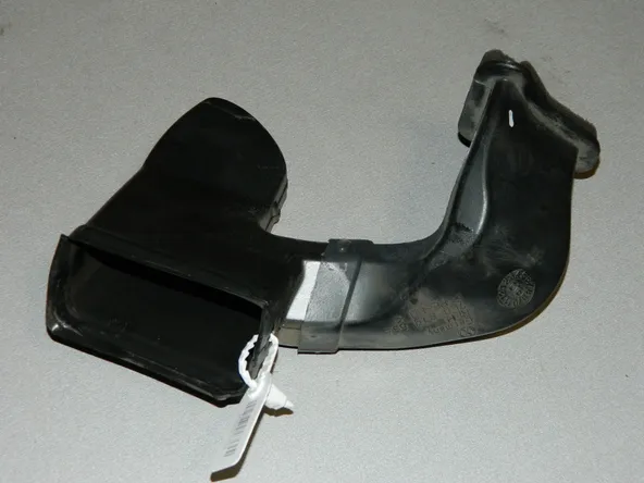 Воздуховод AUDI Q7 4L Прав (Б/У) 45992269