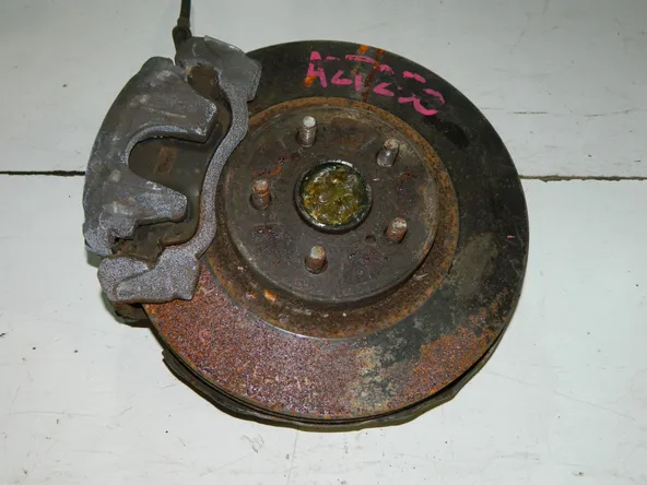 Ступица TOYOTA AVENSIS AZT250 Перед Лев (Контрактный) 40940815