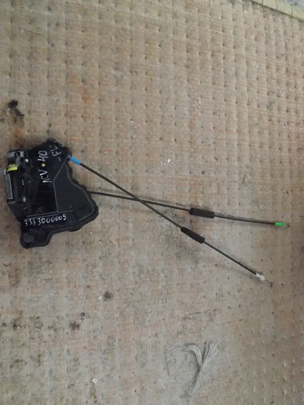 Замок двери TOYOTA CAMRY ACV40 Перед Лев (Контрактный) 3383000009