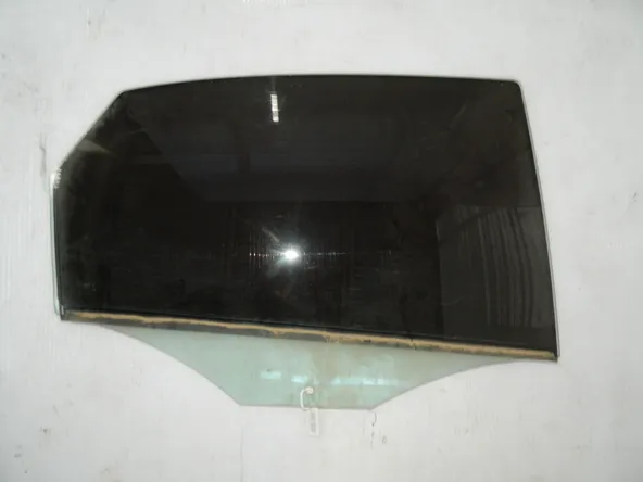 Стекло двери Volkswagen Polo MK5 CFN Зад. Прав (Б/У)