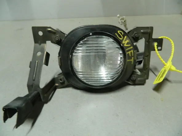 Фара противотуманная SUZUKI SWIFT HT51S Перед Лев (Контрактный) 79768077