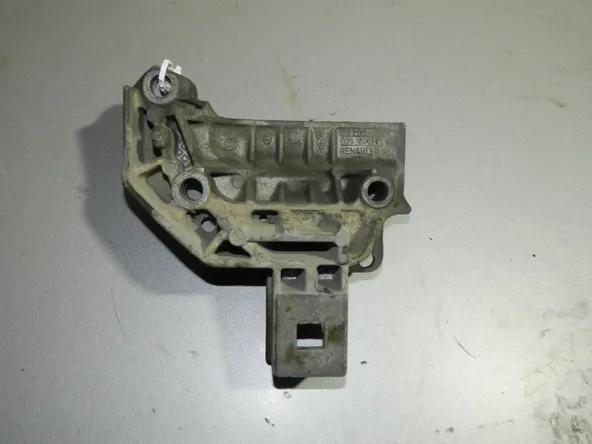 Кронштейн двигателя Renault Clio II K4J 711 Прав (Б/У)