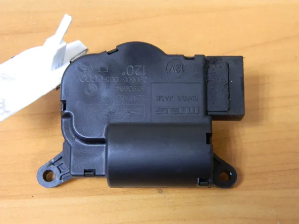 Моторчик заслонки печки AUDI Q7 4L BAR (Б/У) 35020619