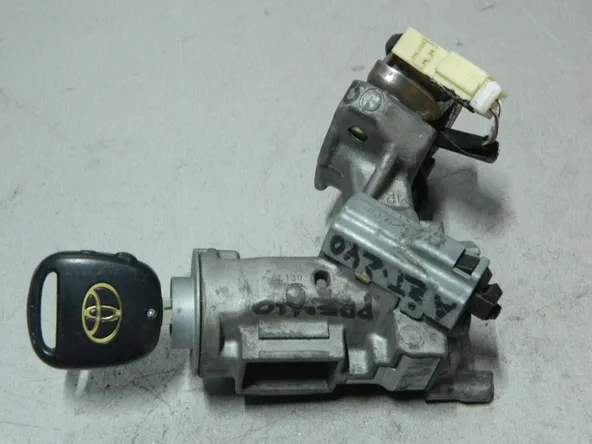 Замок зажигания TOYOTA COROLLA NZE121 (Контрактный) 81532386