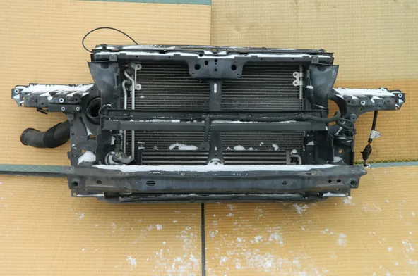 Рамка радиатора VOLKSWAGEN TOUAREG 7L7 (Контрактный) 27774227