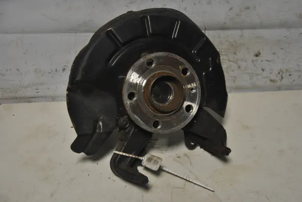 Ступица VOLKSWAGEN POLO 6R1 Перед Лев (Контрактный) 45990379