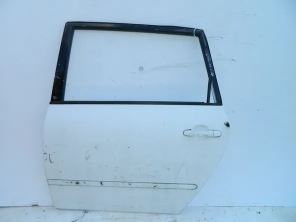 Дверь TOYOTA IPSUM ACM21 Зад Лев (Контрактный) 46098149 6700444060