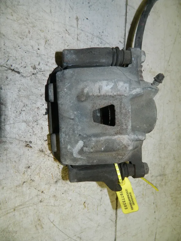 Суппорт TOYOTA ESTIMA ACR30 Зад Лев (Контрактный) 79773393