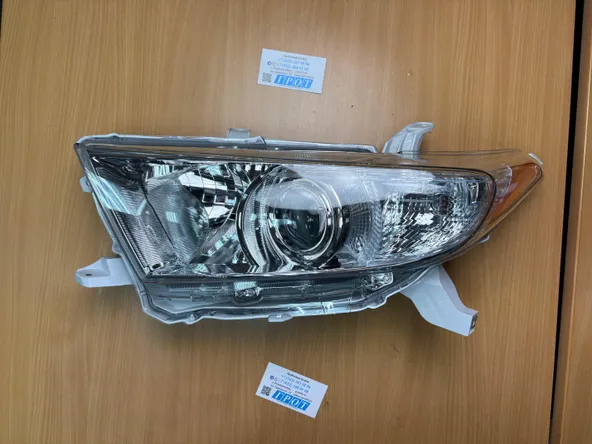 Фара HLL 1121135 TOYOTA HIGHLANDER U40 10-13г L+R