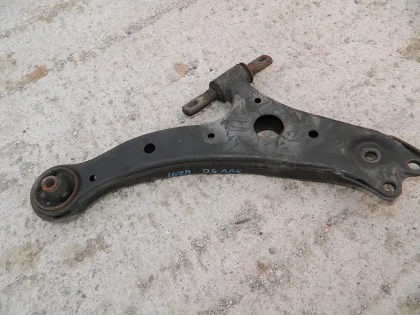 Рычаг подвески TOYOTA CAMRY AVV50 Перед Лев (Контрактный) 1400800135 4806833060