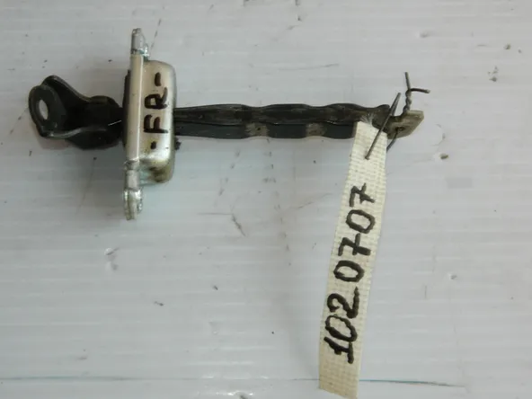 Ограничитель двери HYUNDAI SOLARIS HCR Перед Прав (Б/У)