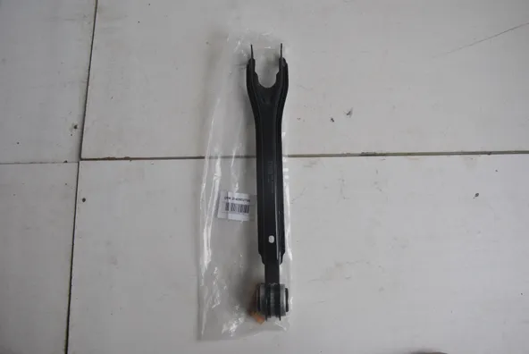 Рычаг GENERAL PARTS 2043502706 MERCEDES-BENZ С-CLASS W204 07-14, S204 07- Задн Верх Лев/Прав