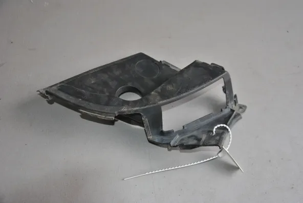 Уголок решетки HONDA CIVIC Перед Прав (Контрактный) 45980707