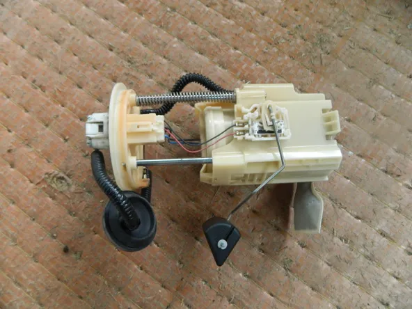 Датчик уровня топлива TOYOTA CAMRY ACV40 (Kонтрактный) 28925000033