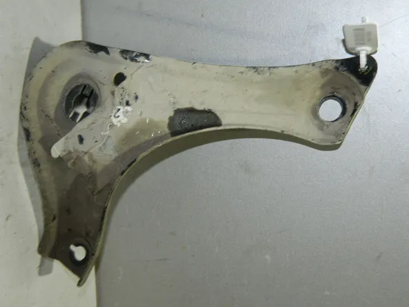 Кронштейн передней балки Kia Sportage QL Лев (Б/У)