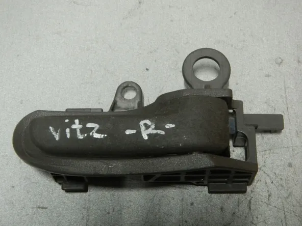 Ручка двери внутренняя TOYOTA VITZ SCP10 Прав (Контрактный) 81528317