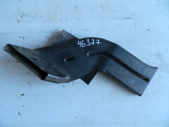 Воздуховод TOYOTA 8721212120 TOYOTA COROLLA ZZE120 4ZZFE Прав (Б/У)