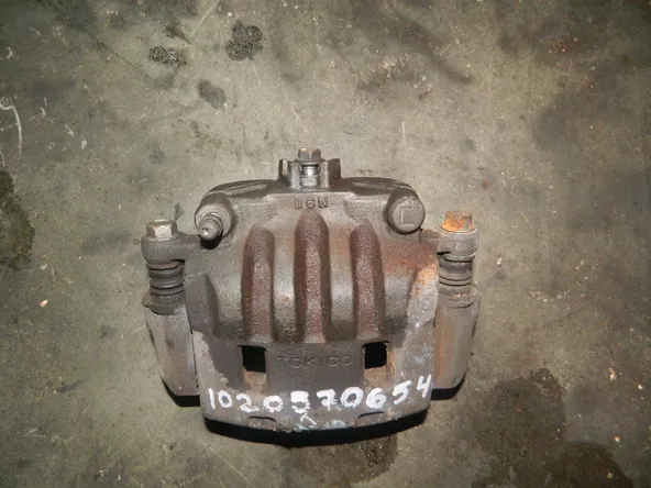 Суппорт SUBARU FORESTER SHJ Перед Лев (Контрактный) 1020570654