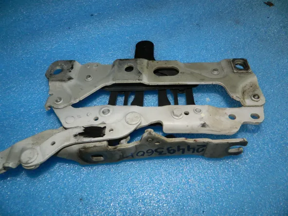 Петля капота BMW 5-SERIES F10 Лев (Контрактный) 24493601