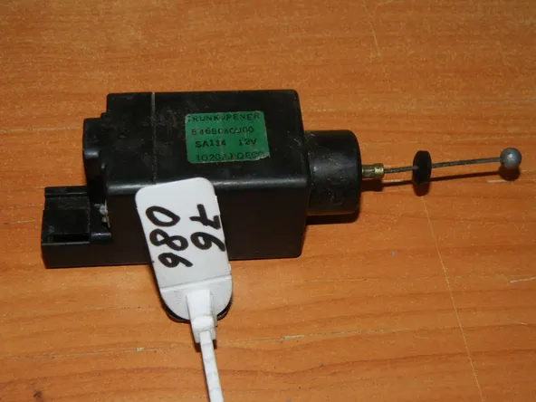 Активатор замка багажника NISSAN MAXIMA A33 (Б/У) 76086