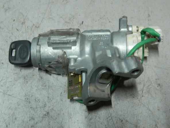 Замок зажигания TOYOTA SIENTA NCP81 (Контрактный) 81532433