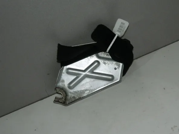 Кронштейн AUDI Q7 4L (Б/У) 35020527