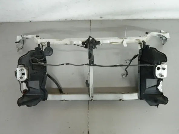 Рамка радиатора TOYOTA PRIUS NHW20 (Контрактный) 03344658