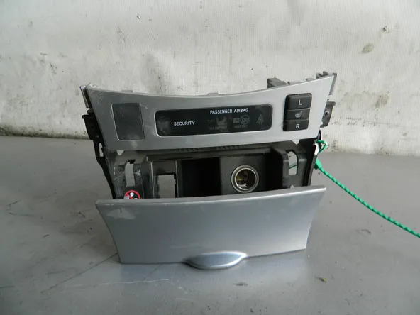 Накладка декоративная COROLLA E150 (Б/У) 81530951