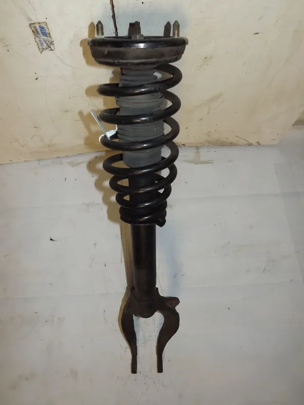 Стойка подвески MITSUBISHI GALANT EA1A Перед Лев (Контрактный) 35023713