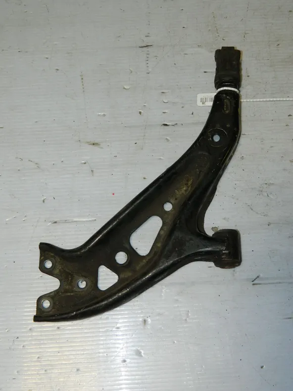 Рычаг подвески TOYOTA STARLET EP91 Перед Прав (Контрактный) 45992573