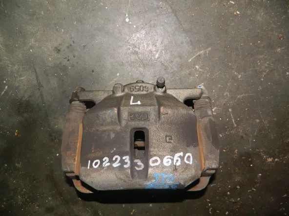 Суппорт NISSAN QASHQAI J10 Перед Лев (Контрактный) 1022330660