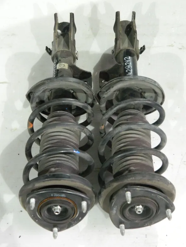 Стойка подвески SUZUKI ESCUDO TDA4W Перед (пара) (Контрактный) 23429212