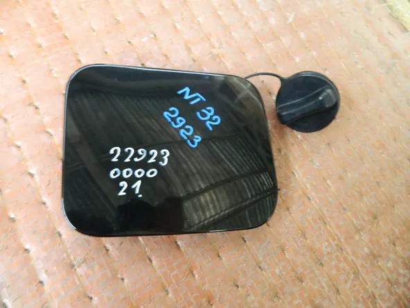 Лючок бензобака NISSAN X-TRAIL NT32 (Контрактный) 22923000021