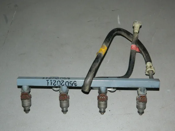 Рампа топливная с форсунками CHEVROLET LACETTI J200 F16D3 (Б/У)