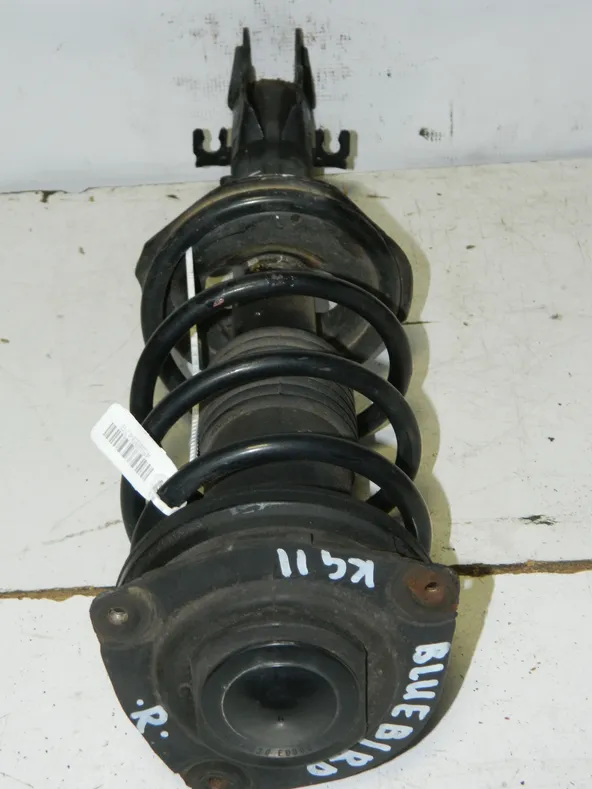 Стойка подвески NISSAN BLUEBIRD KG11 Перед Прав (Контрактный) 45989479