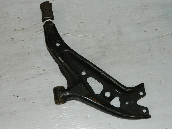 Рычаг подвески TOYOTA STARLET EP91 Перед Лев (Контрактный) 45992882