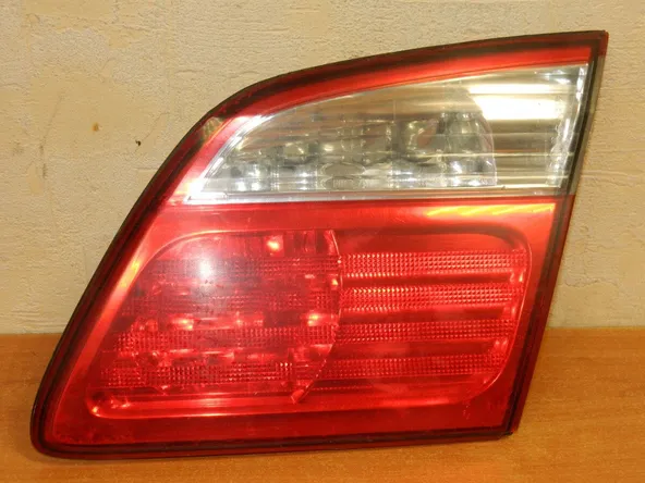 Фонарь NISSAN MAXIMA A33 Прав (Б/У) 76066