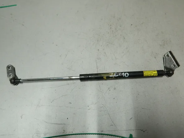 Амортизатор багажника TOYOTA OPA ZCT10 Лев (Контрактный) 81532207