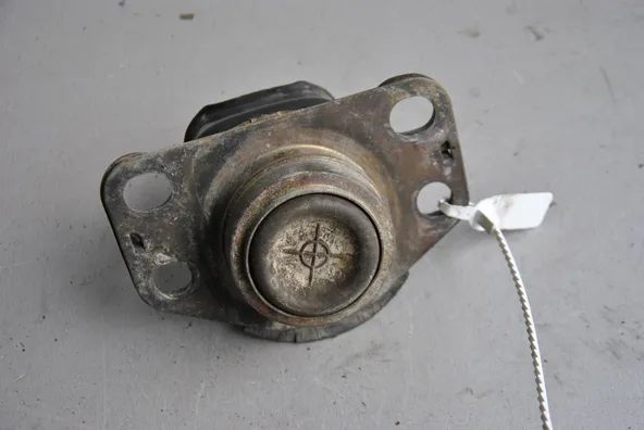 Подушка двигателя RENAUT CLIO (Контрактный) 45990632