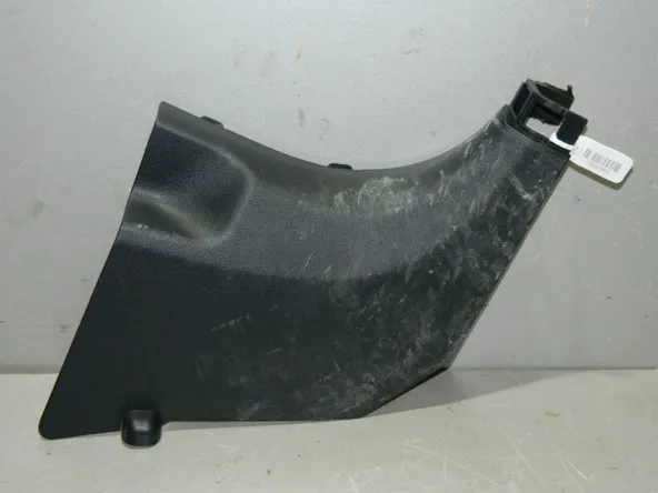 Накладка на порог Kia Sportage QL G4NA Перед. Прав (Б/У)