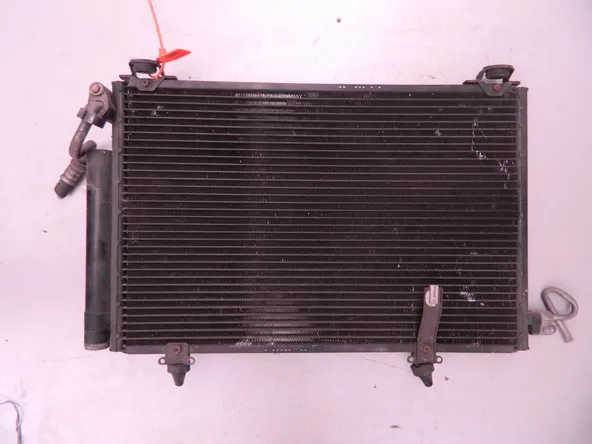 Радиатор кондиционера TOYOTA FUNCARGO NCP20 (Контрактный) 72367835