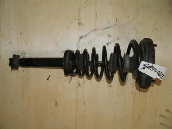 Стойка подвески NISSAN Bluebird QU14 QG18 Перед Прав (Контрактный)