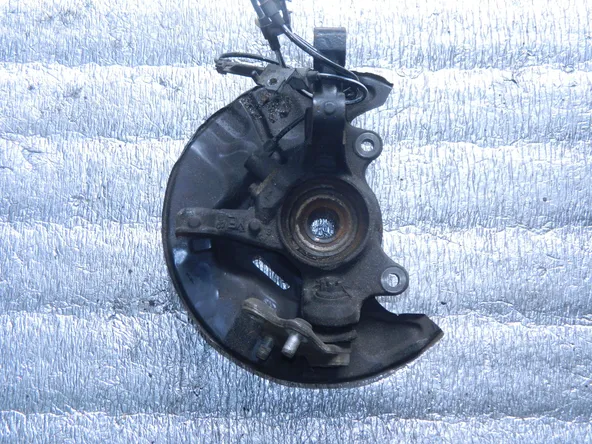 Ступица TOYOTA AVENSIS AZT251 Перед Прав (Контрактный) 10435090