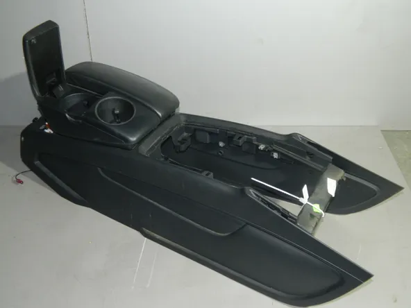 Подлокотник AUDI Q7 4L (Б/У) 35020651