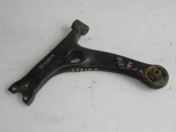 Рычаг TOYOTA PRIUS NHW20 Перед Прав (Контрактный)